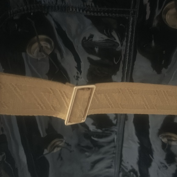 Tory Burch Patent Trench Coat Black
Colorblock Pattern
Button Closure - Picture 7 of 8